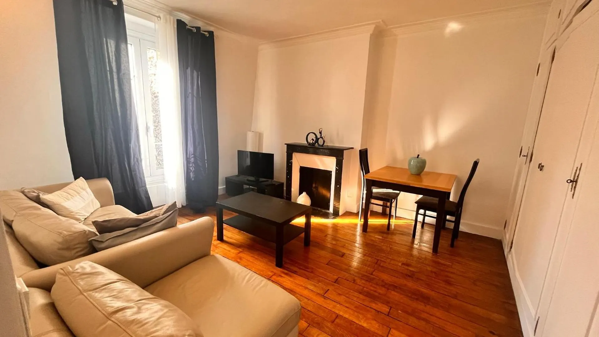 Reve D'Ete A Paris Apartment