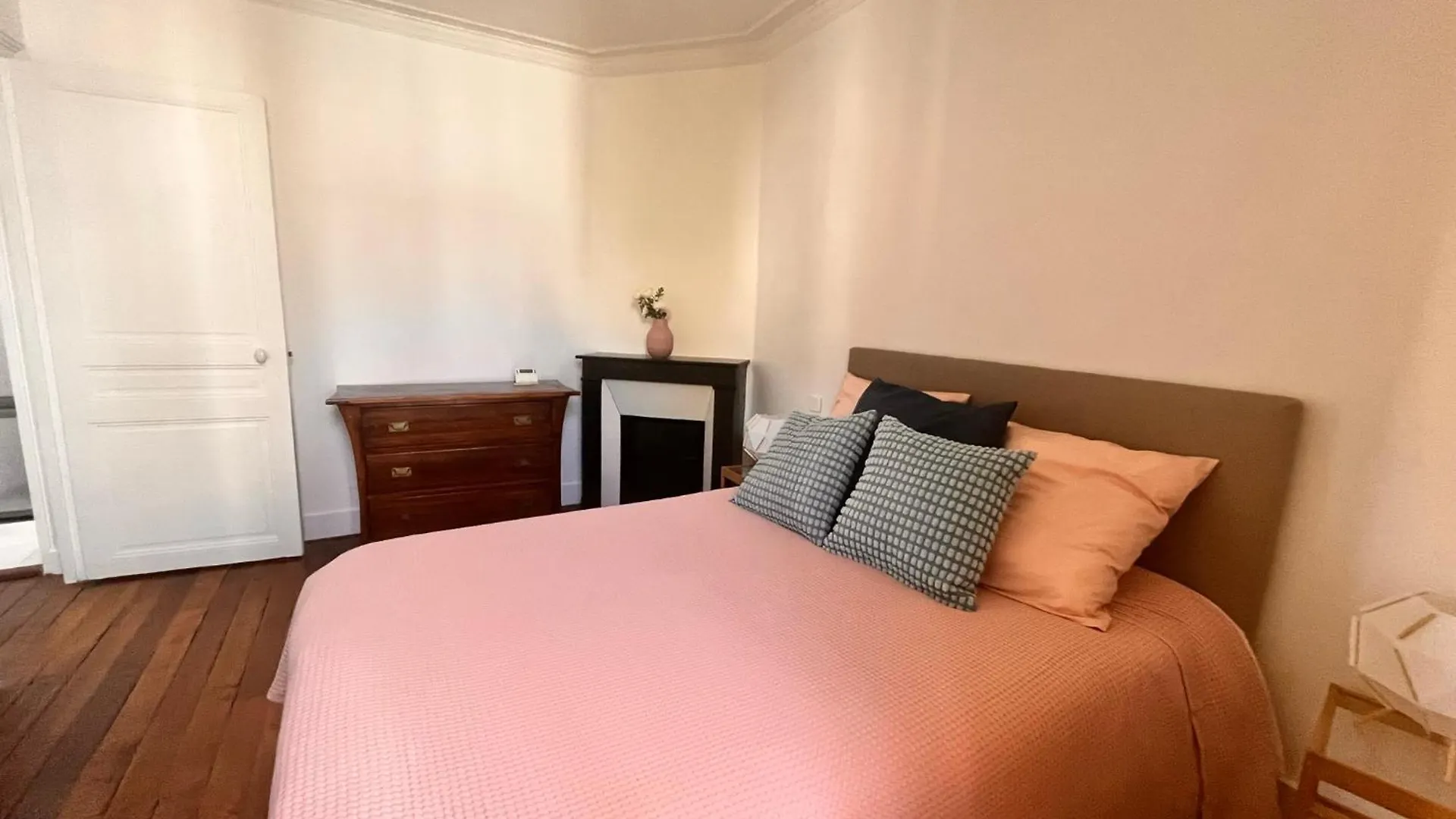 Reve D'Ete A Paris Apartment France