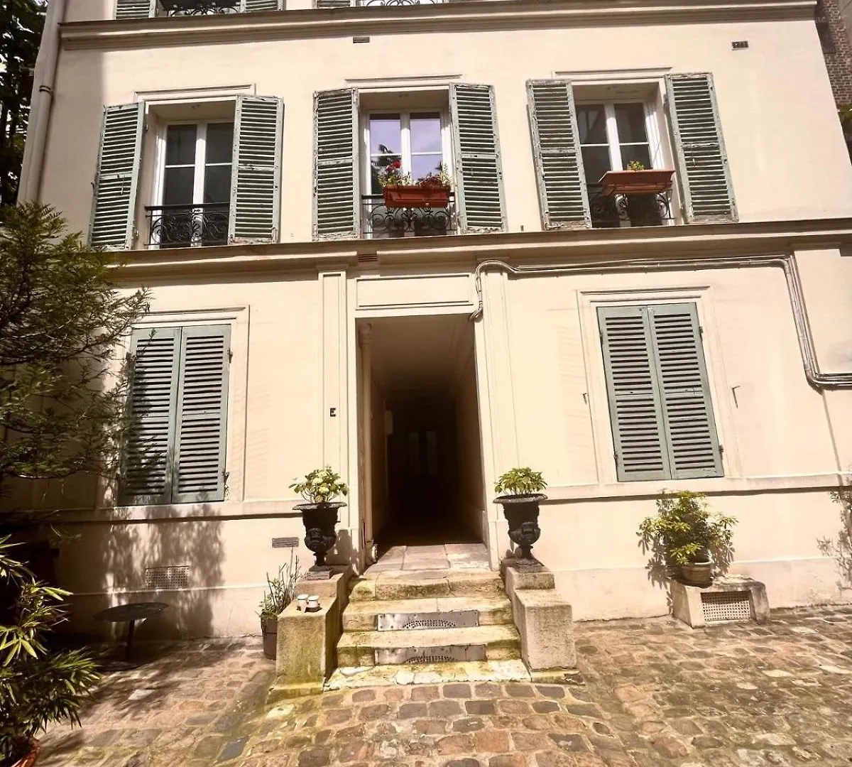 Reve D'Ete A Paris Apartment