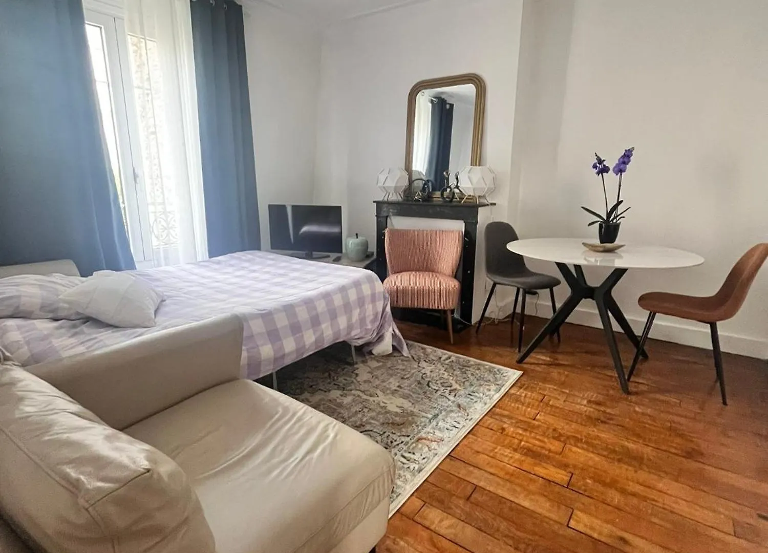 Reve D'Ete A Paris Apartment